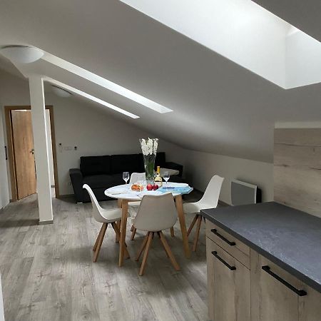 Klicperovo 2Kk Apartment Hradec Kralove Exterior photo